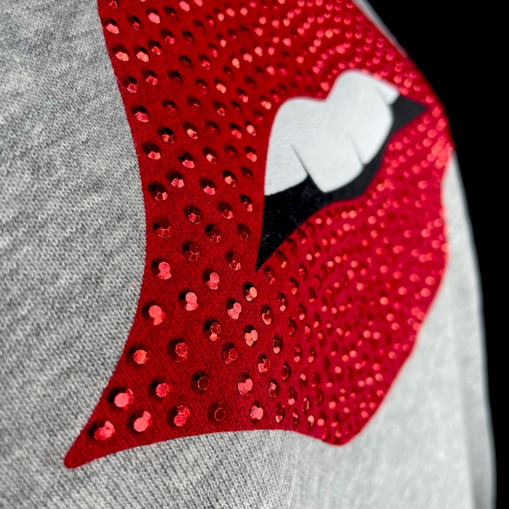 PLUS Crop top pullover sweatshirt Bedazzled Lips Kiss - Picture 4 of 10